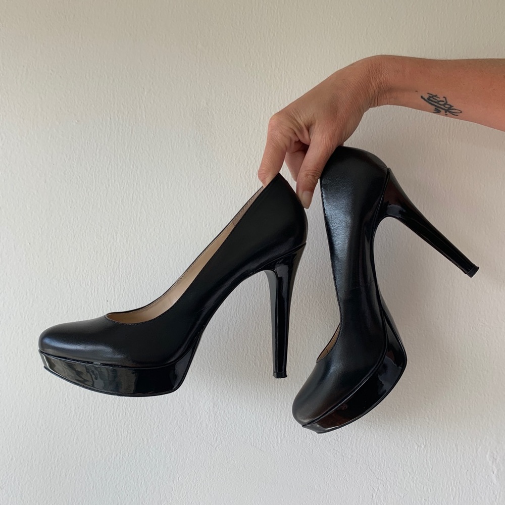 Black leather Nine West platform heels